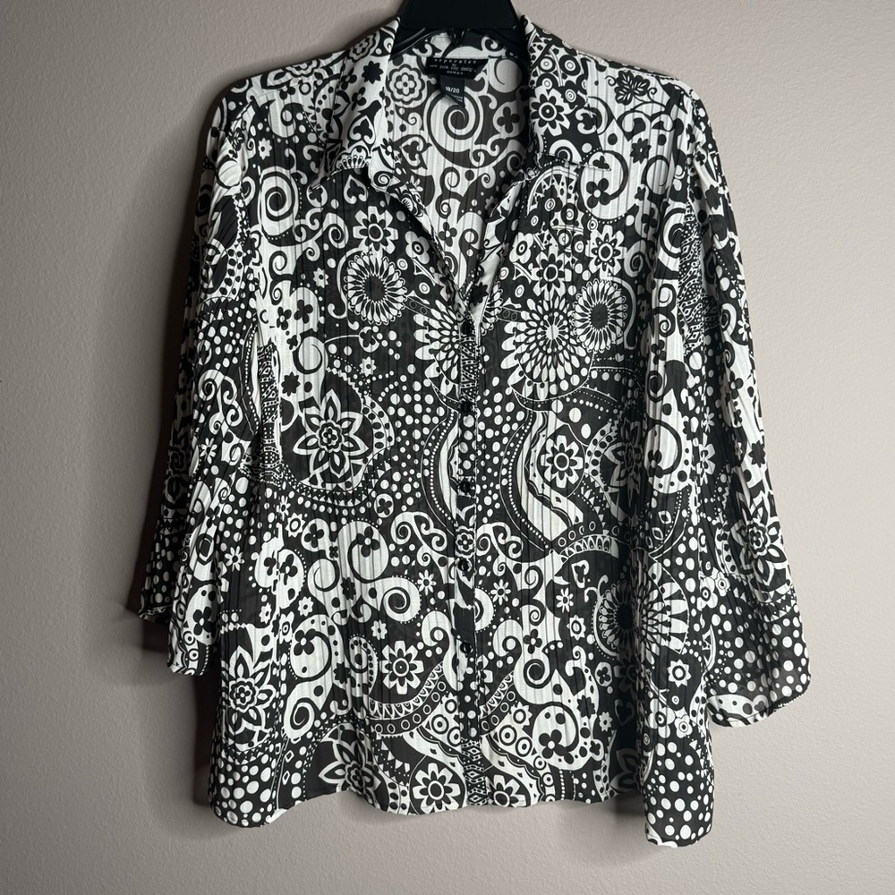 Separates by New York  City Design Black and White Patterned Blouse Sz18/20